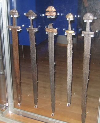 Мечи викингов из Шведского музея национальных древностей, Стокгольм