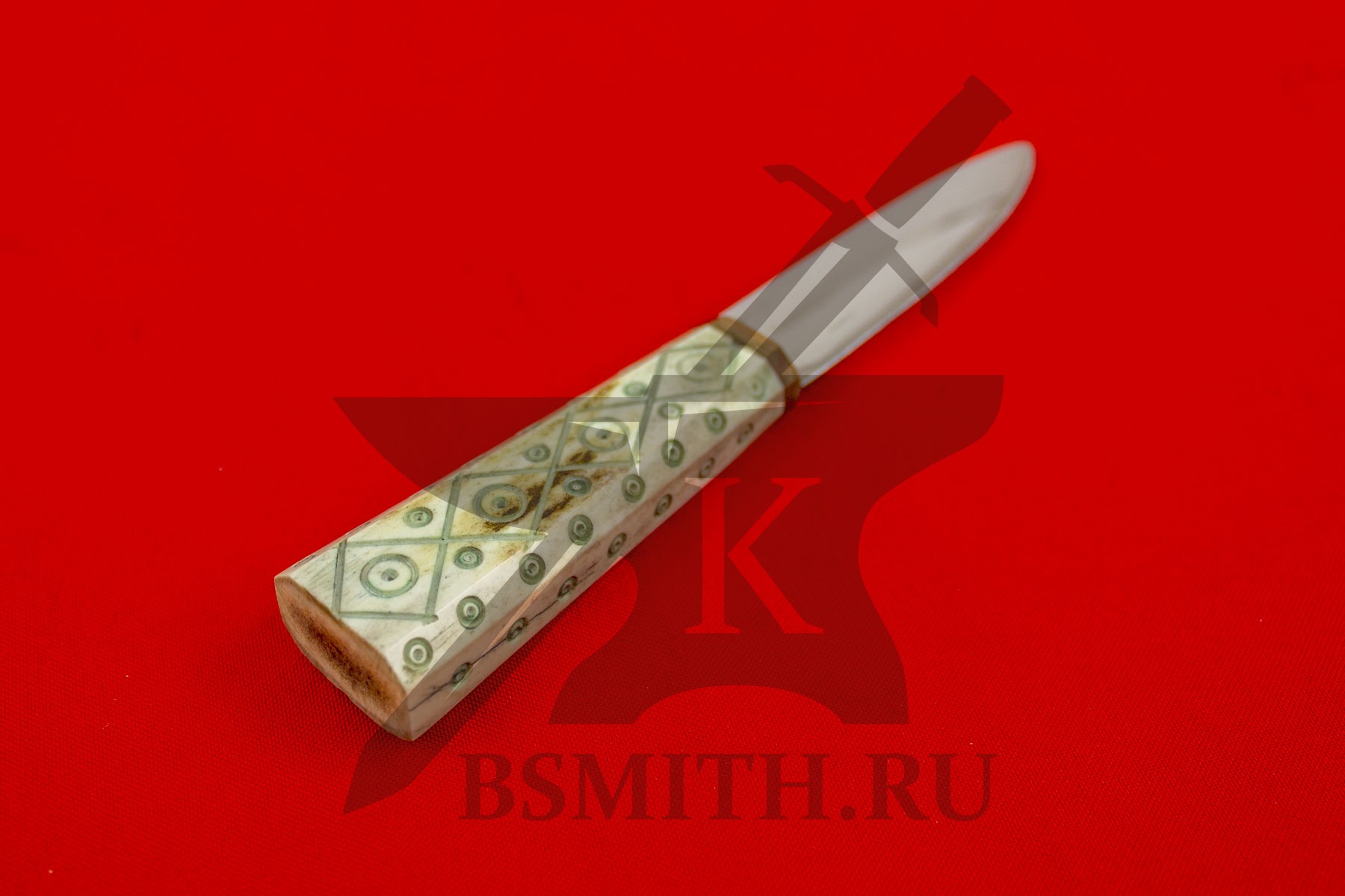 Костяной клинок мм2. Ножи с костяной рукоятью Сергея Седова. Костяная ручка. Средневековый бытовой нож.