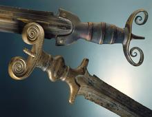 Антенные мечи периода D Гальштатской культуры