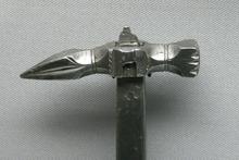 Детальный вид наконечника боевого молота