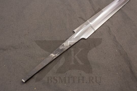 Клинок кинжала с долом полированный, хвостовик крупно