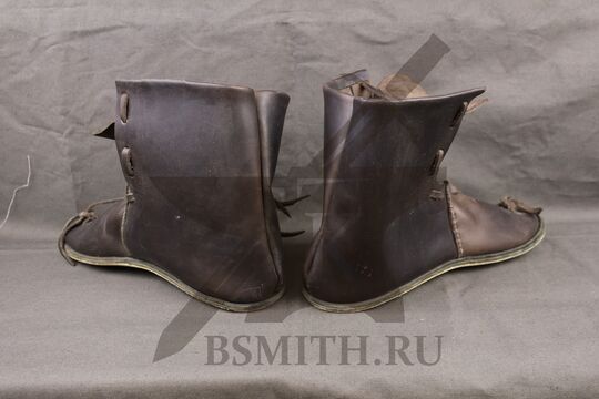 Ботинки средневековые для ИСБ, темно-коричневые, вид сзади