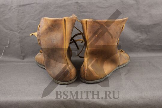 Ботинки средневековые для ИСБ, коричневые, вид сзади