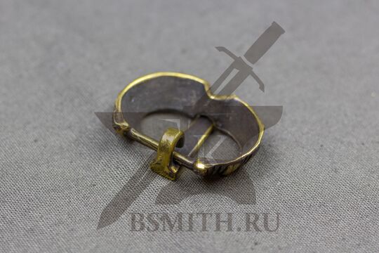 Пряжка, германцы, 5-6 век, вид сбоку с обратной стороны