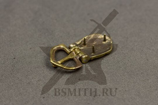 Пряжка, Новгород, 10-11 век, вид сбоку с обратной стороны, фото 2