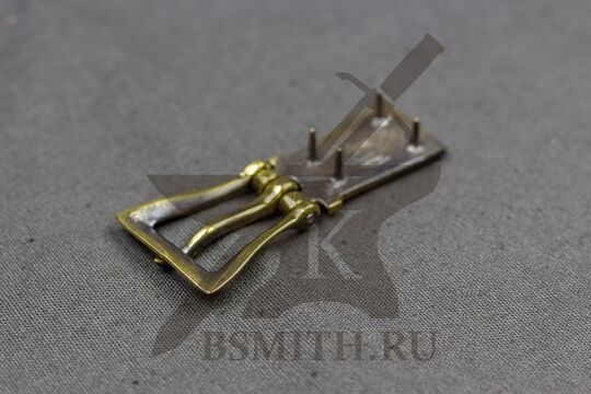Пряжка, Новгород, 14-15 век, вид сбоку с обратной стороны, фото 2