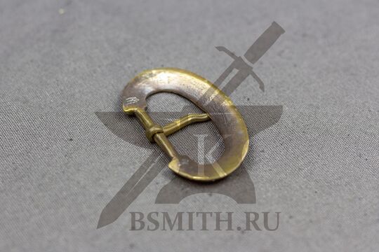 Пряжка, франки, 9-10 век, вид с обратной стороны