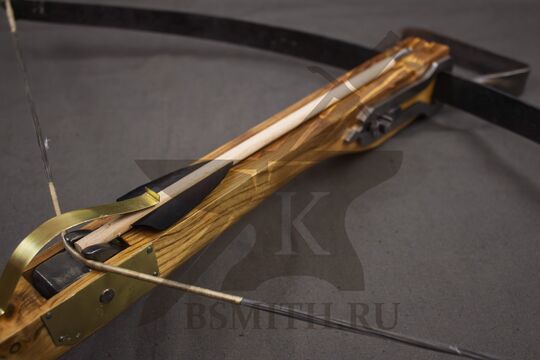 Арбалет средневековый поздний, взведенный с болтом, фото 2