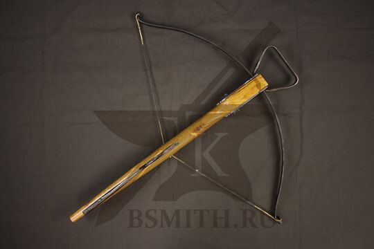 Арбалет средневековый поздний, вид с обратной стороны