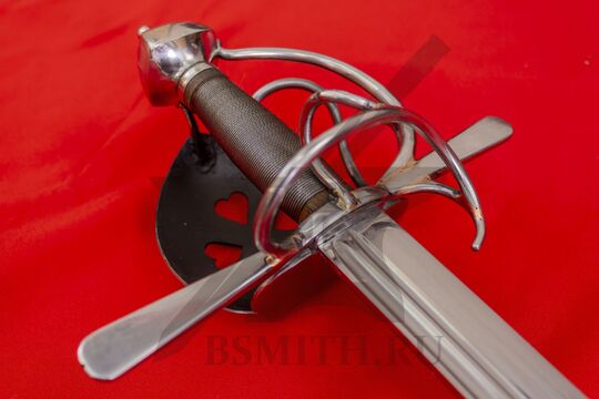 Кутлас, эфес крупно с обратной стороны, со стороны клинка