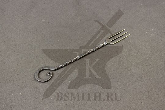 Вилка кованая простая, 3 зуба, нержавейка (AISI304), вид со стороны рукояти