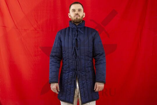 Поддоспешник стеганый удлиненный, 3 слоя, грета, вид спереди, синий