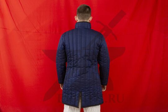 Поддоспешник стеганый удлиненный, 3 слоя, грета, вид со спины, синий