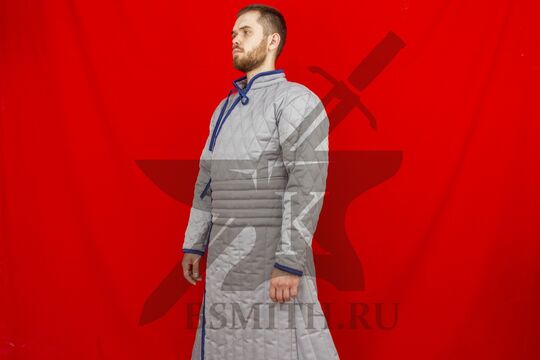 Стеганый дегель, 3 слоя, грета, вид в три четверти