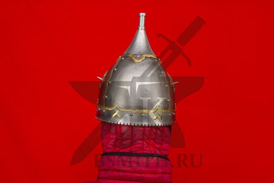 Шлем из кургана "Чёрная Могила", вид сзади