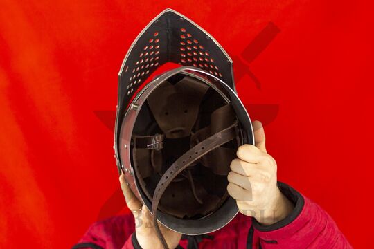 Шлем «Сахарная голова» фландрская, вид изнутри