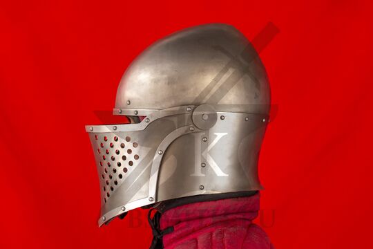 Шлем «Сахарная голова» фландрская, вид сбоку