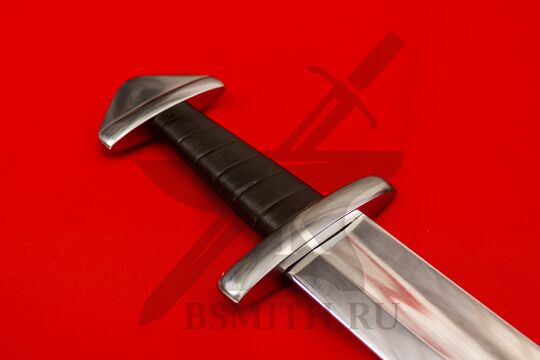 Каролинг тип H из Ларвика, однолезвийный, эфес крупно со стороны клинка