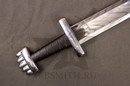 Каролинг тип K из Хедмарка, эфес крупно