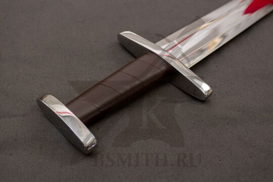 Каролинг тип M из Эйдсволла, эфес крупно со стороны навершия