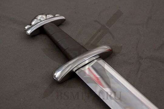 Каролинг тип R, эфес крупно со стороны клинка