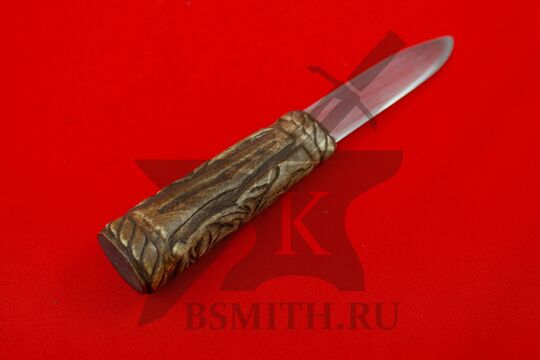 Нож бытовой средневековый "Яга", вид со стороны рукояти, обратная сторона