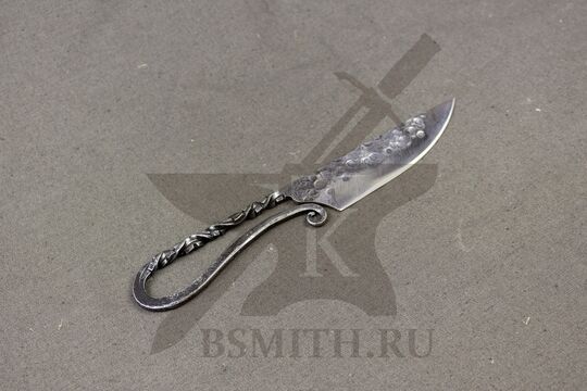 Нож новгородский малый рифленый, 65Г, вид со стороны рукояти