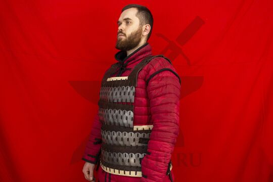 Панцирь ламеллярный кожано-стальной, вид в три четверти