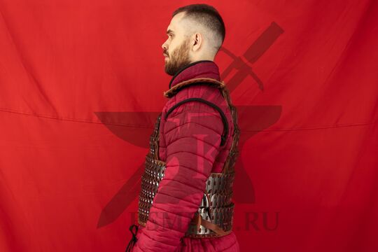 Ламеллярный панцирь из Бирки, Швеция, 10 век, вид сбоку
