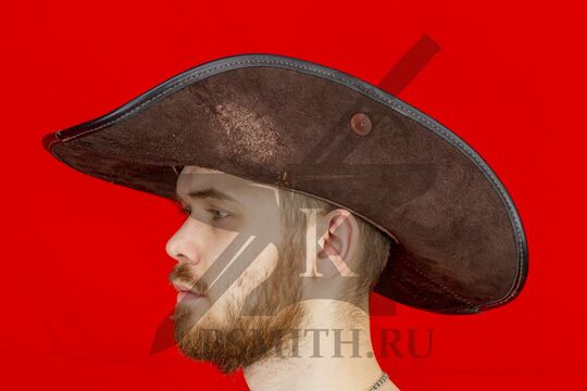 Шляпа мушкетера кожаная, вариант 2, вид сбоку
