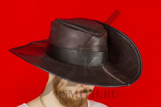 Шляпа мушкетера кожаная, вариант 2, вид в три четверти с другой стороны, фото 2
