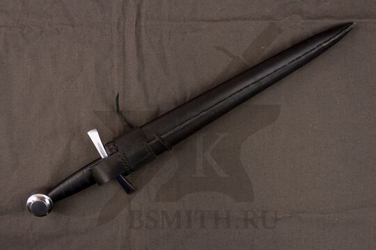 Кинжал квилон с долом, вариант 2, в ножнах с другой стороны