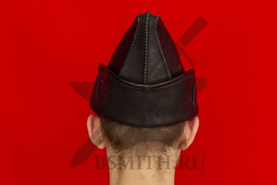 Шляпа "Робин Гуда" кожаная черная, вид сзади