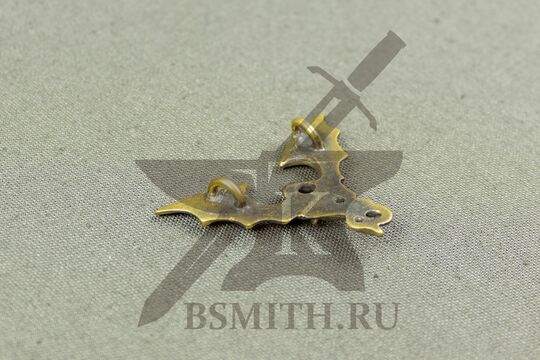 Подвеска "Атакующий дракон", вид сбоку с обратной стороны