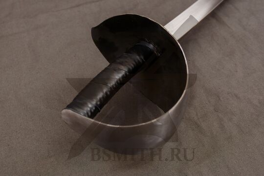 Сабля абордажная спортивная, эфес крупно со стороны рукояти