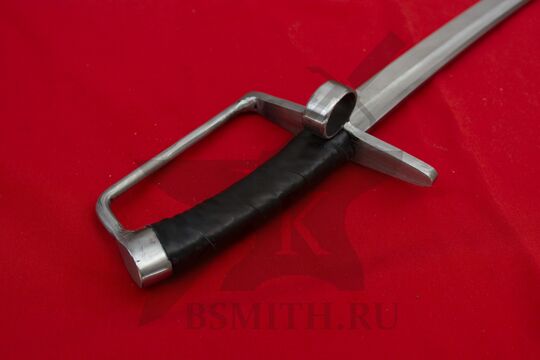 Сабля венгеро-польская турнирная с кольцом, эфес крупно со стороны рукояти