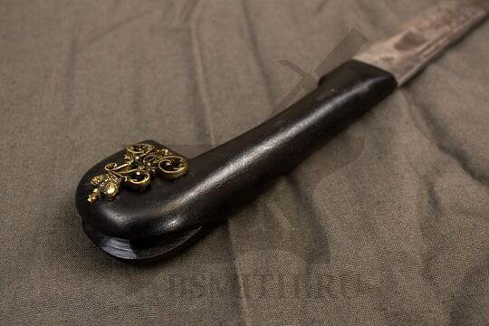 Шашка кавказская украшенная состаренная, эфес крупно со стороны гуська с вензелем