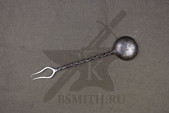 Ложка-вилка рифленая, 2 зуба, вид с обратной стороны