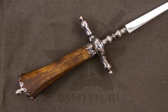 Стилет, Италия, 17 век, эфес крупно