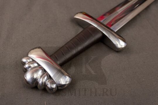 Каролинг тип S с Хортицы, эфес крупно со стороны навершия