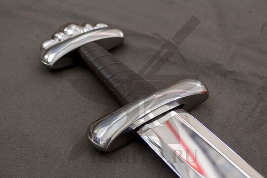 Каролинг тип S с Хортицы, эфес крупно со стороны клинка