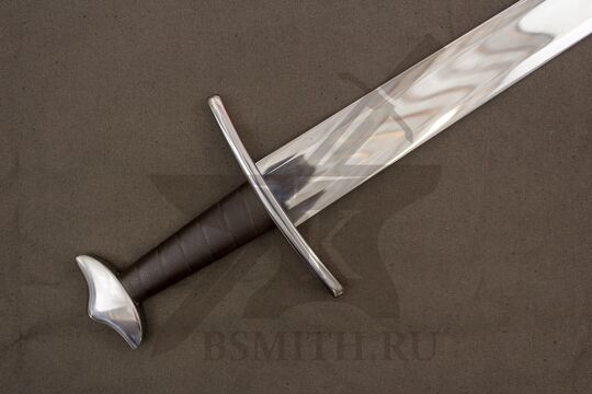 Каролинг тип Y из Норвегии, эфес крупно