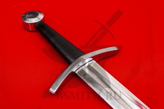 Меч тип XIII, эфес крупно со стороны клинка