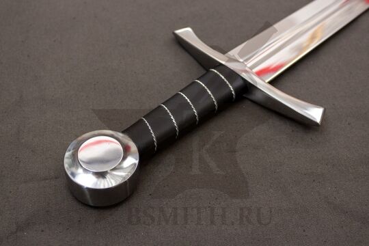 Меч тип XIV, эфес крупно со стороны навершия