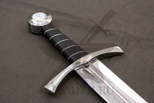 Меч тип XIV, эфес крупно со стороны клинка