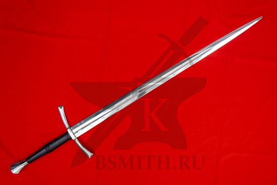 Меч тип XVIa с тисненой рукоятью