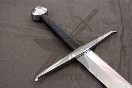 Меч тип XVIa, вариант 4, эфес крупно со стороны клинка