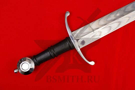 Меч тип XVIII из Музея Королевской оружейной палаты в Лидсе, эфес крупно