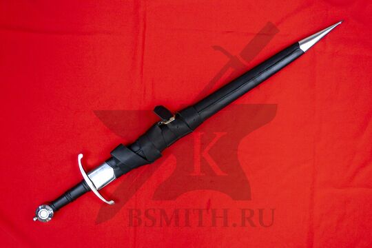 Меч тип XVIII из Музея Королевской оружейной палаты в Лидсе, в ножнах с гарнитуром и фурнитурой