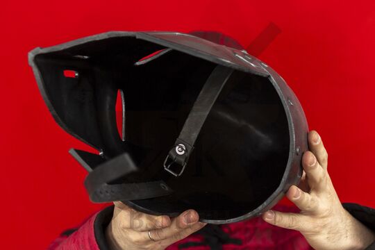 Шлем охранника Вайтрана, пластик, вид изнутри
